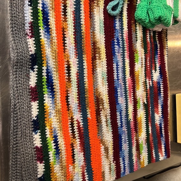 Throw, bootie, bag - Picture 1 of 3